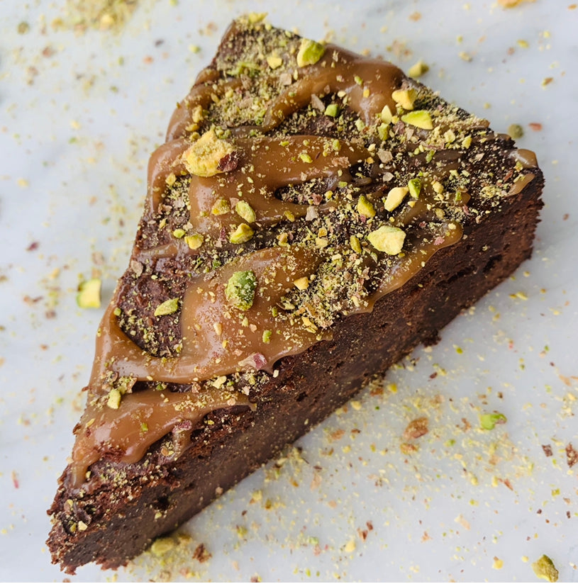 Dessert/håndmat: Brownie med karamellsaus