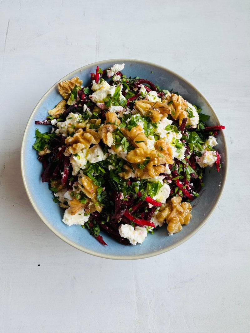 Rødbetsalat med fetaost og valnøtter